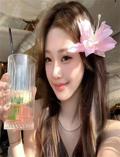 制作揭秘朗怀特：有点不专业：拍摄过程中的艰辛与突破 揭示艺术创作的艰辛与快乐